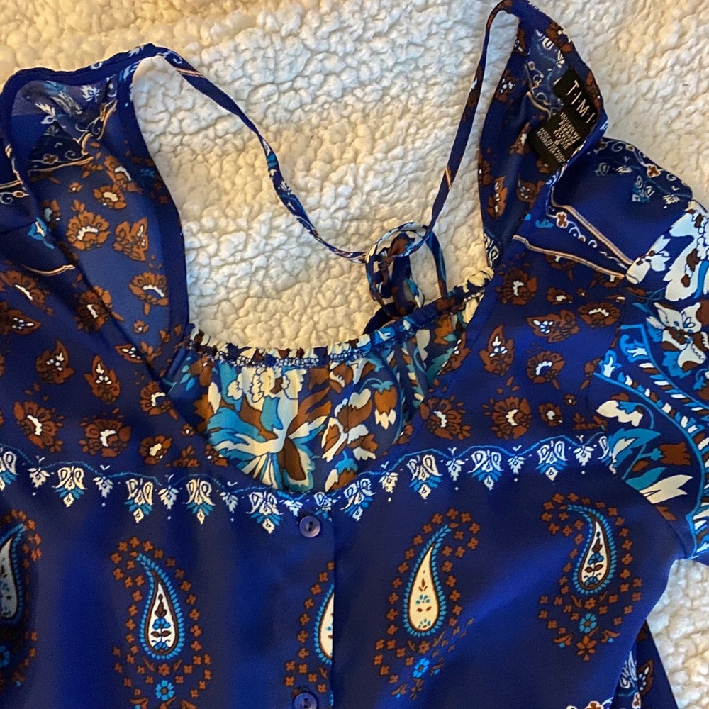 Beautiful pattern blouse! - Picture 2 of 4
